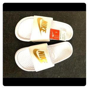 White Nike slides size 7 NWT
